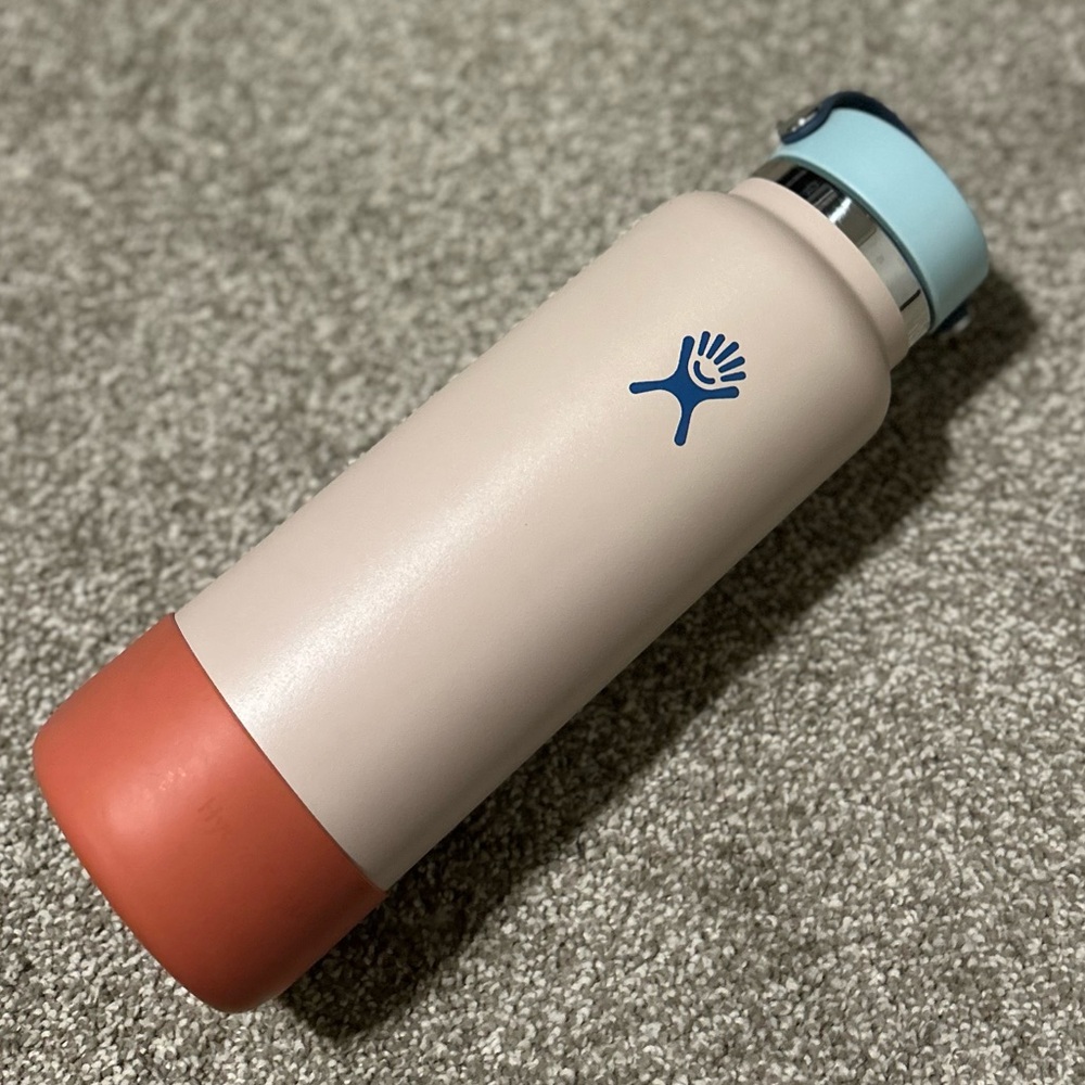 Hydro Flask Special Edition 40oz Water Bottle in Cotton Candy Colorway